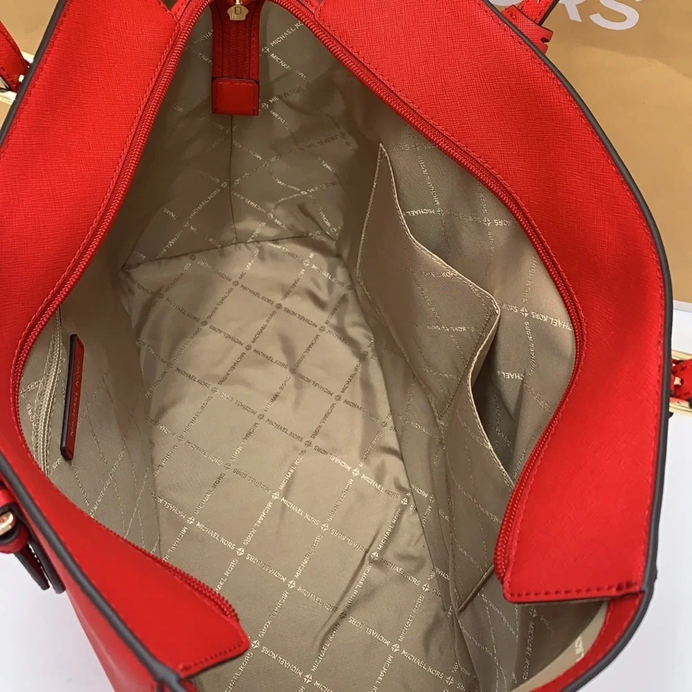 MICHAEL KORS GILLY LARGE DRAWSTRING TRAVEL TOTE BRIGHT RED COLOR